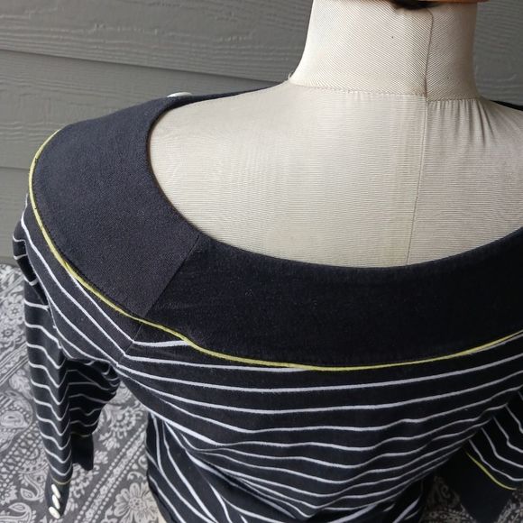 ABBIE MAGS size medium nautical sailor type top black and white stripes - Picture 4 of 6